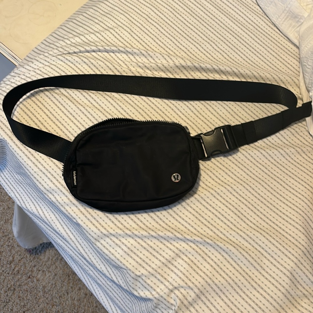 lulu belt bag